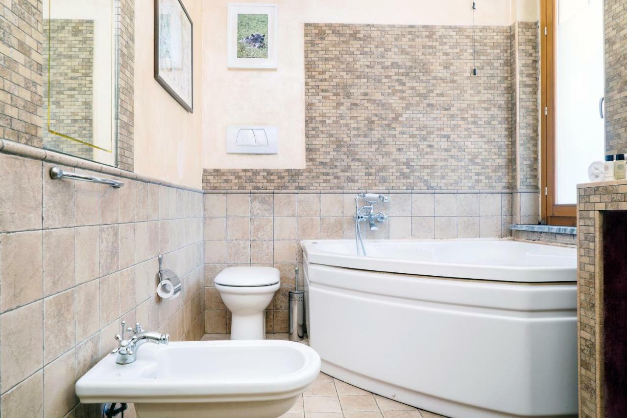 Four Bedroom Villa Near Metro Milano Esterno foto