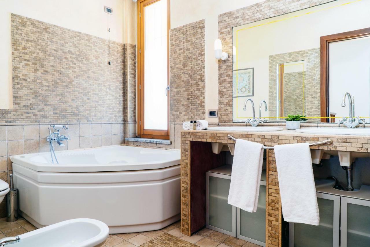 Four Bedroom Villa Near Metro Milano Esterno foto